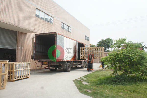 江西客戶向我公司訂購切菜機、渦流洗菜機、脫水機等蔬菜加工設備