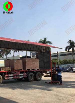 印尼經銷定購的一批氣泡洗菜機和毛輥機配件裝車出貨