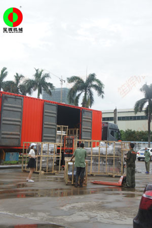 上海客戶大批蔬果加工處理機械按期裝車出貨!