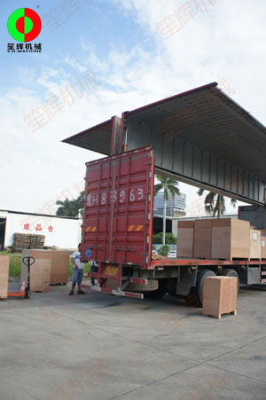 海外訂單逐步回暖,客戶大批蔬果處理加工設備裝車發往海關出貨!