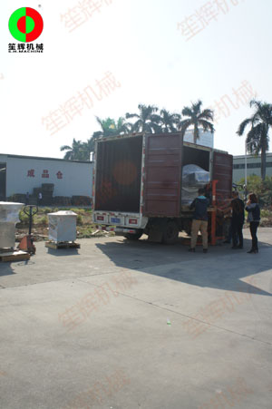 大型斬排骨機及切肉機貨拉拉專車發貨交付客戶!