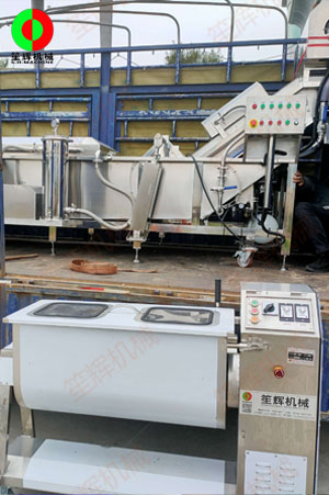 廣州客戶訂購(gòu)的全網(wǎng)鏈氣泡清洗機(jī)、攪拌機(jī)裝車交付客戶！