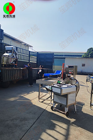 洗菜機(jī)切菜機(jī)脫水機(jī)等一批果蔬凈菜加工設(shè)備發(fā)往海南省客戶！